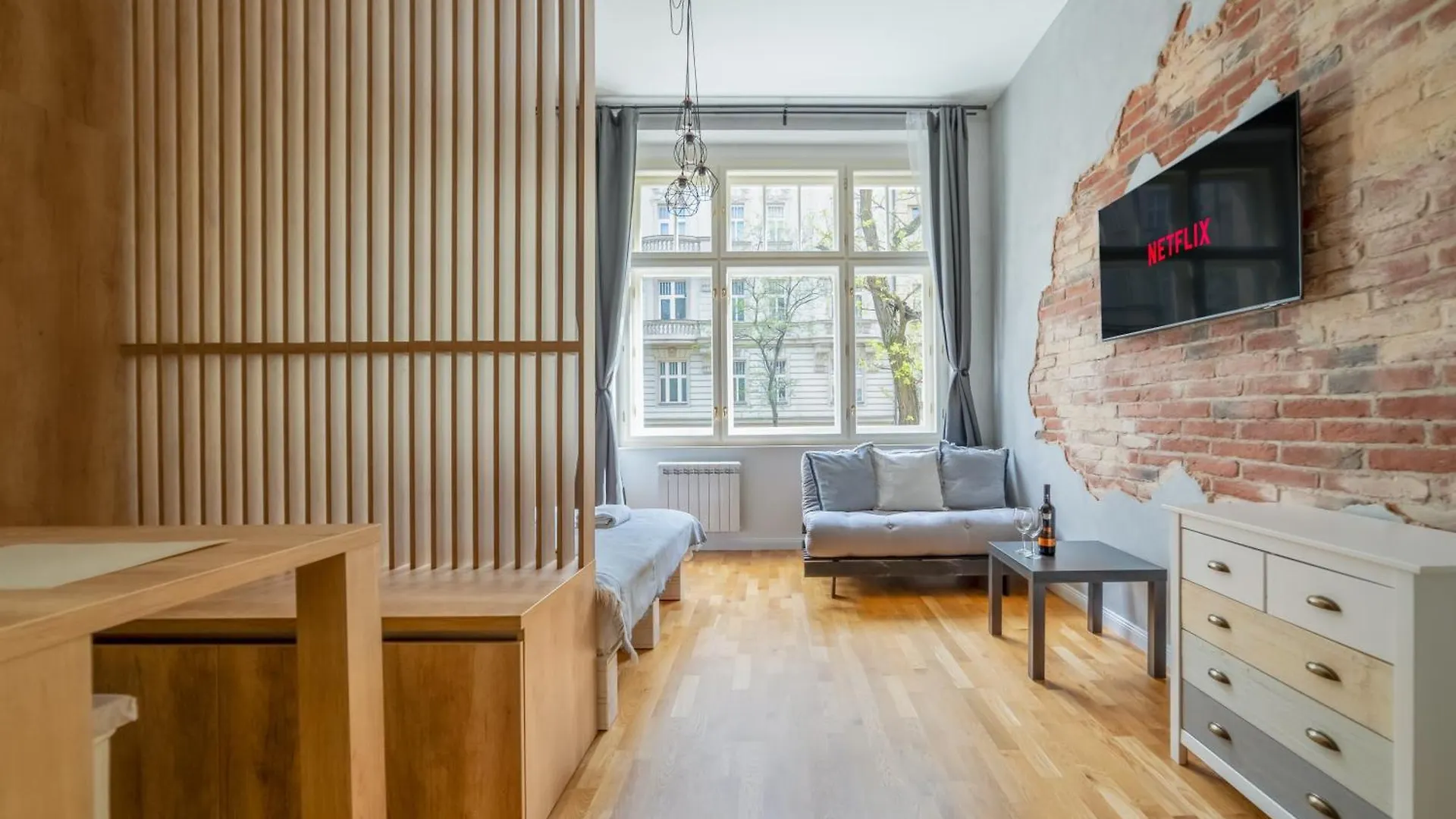 Chic Brick Suite In Historic Prague City Center By Rentez 0*,  체코