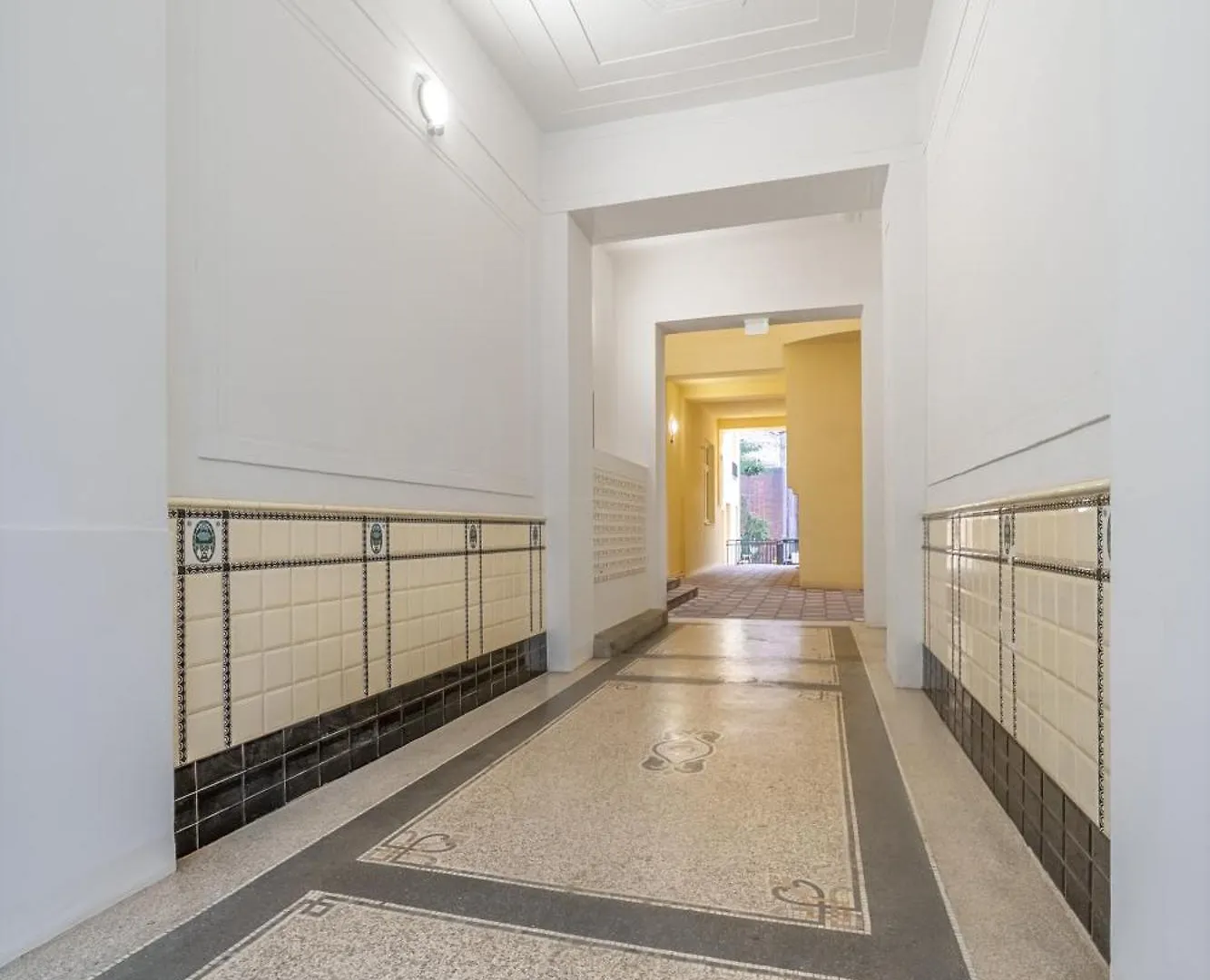 Chic Brick Suite In Historic Prague City Center By Rentez 아파트