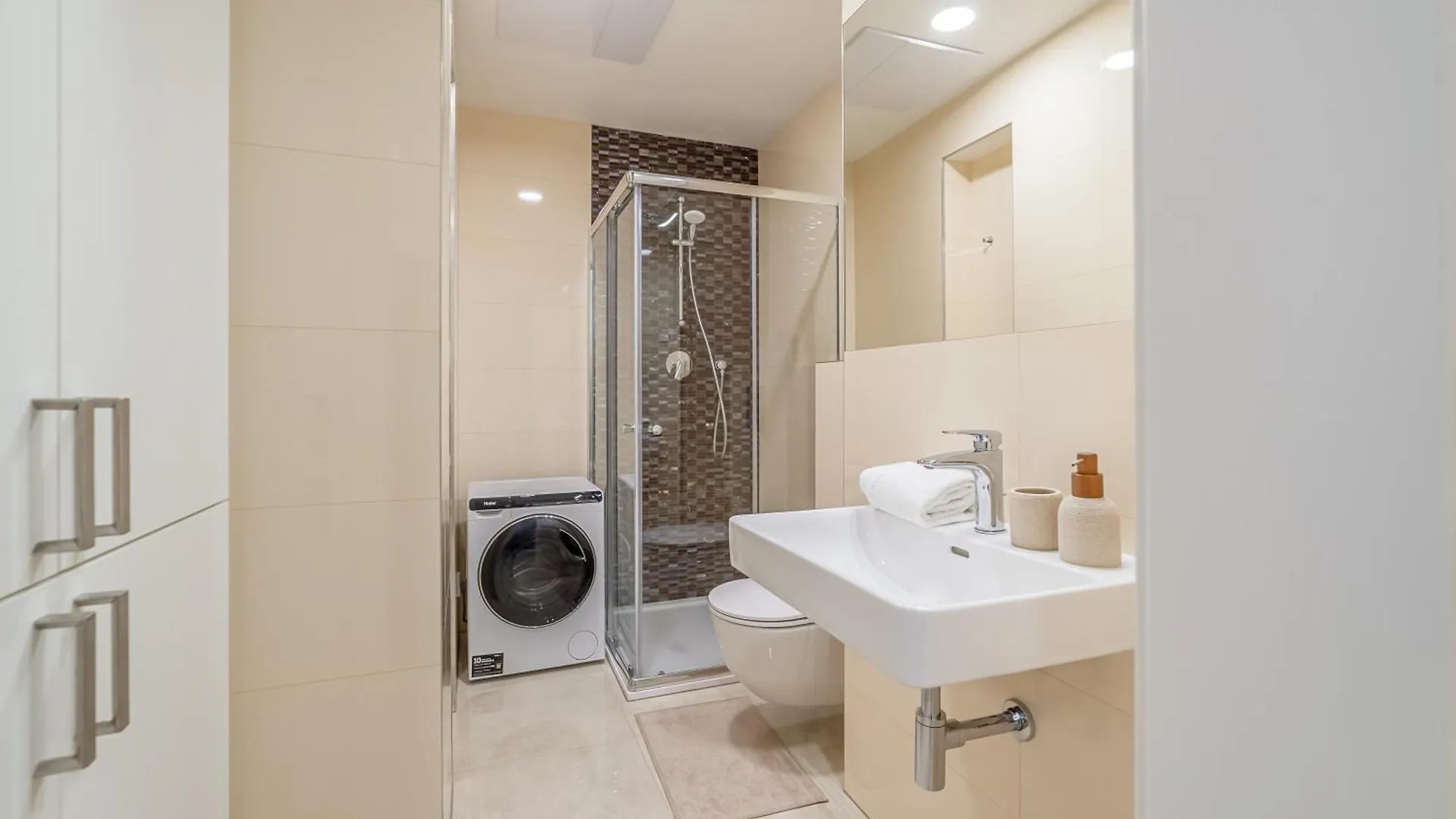Chic Brick Suite In Historic Prague City Center By Rentez