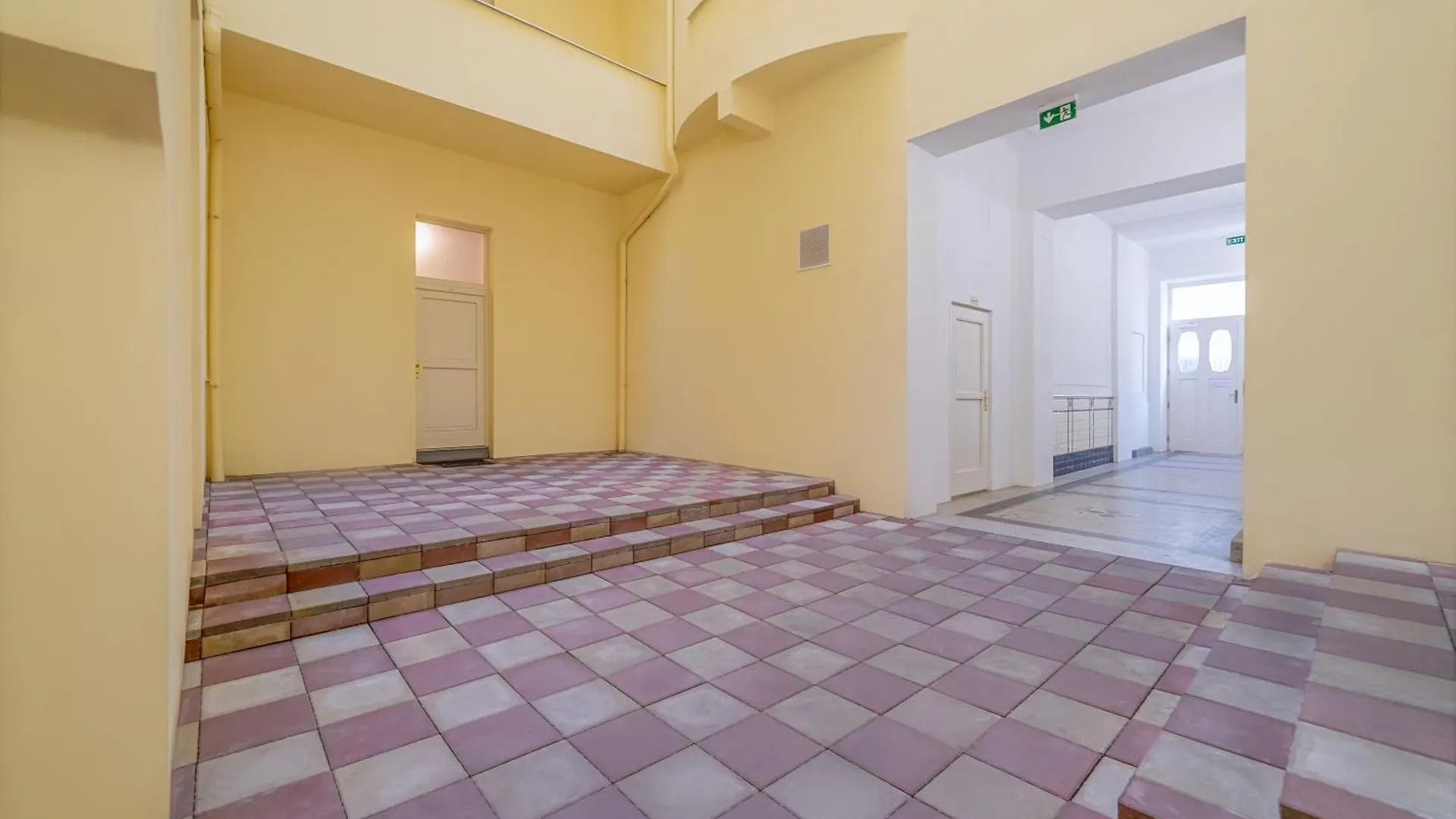 아파트 Chic Brick Suite In Historic Prague City Center By Rentez