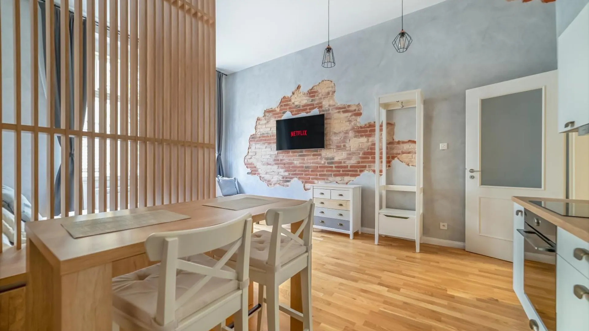 Chic Brick Suite In Historic Prague City Center By Rentez 0*,